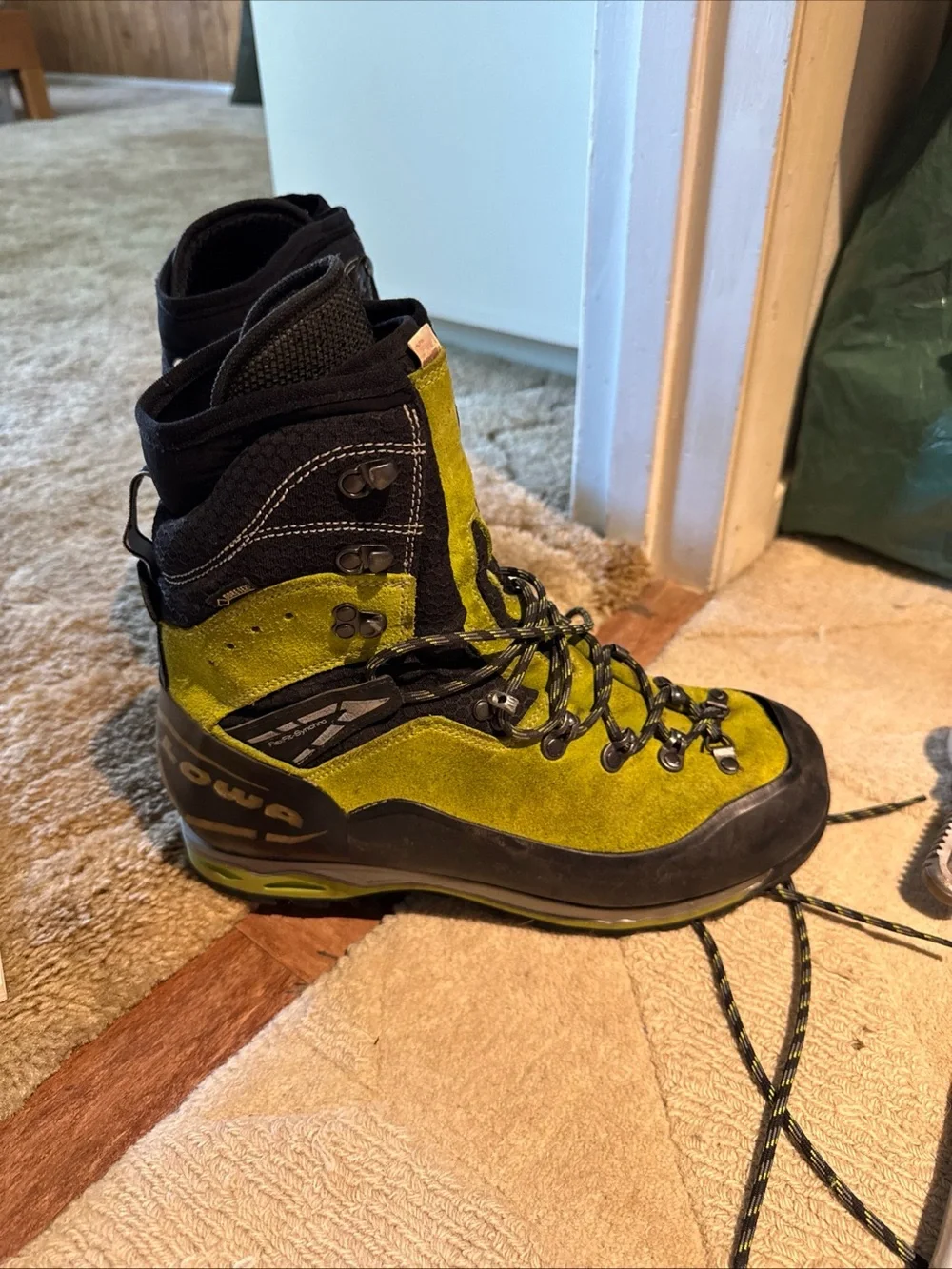 Lowa Mountain Expert GTX Evo Mountaineering Boots Men’s US 10.5 EU 44